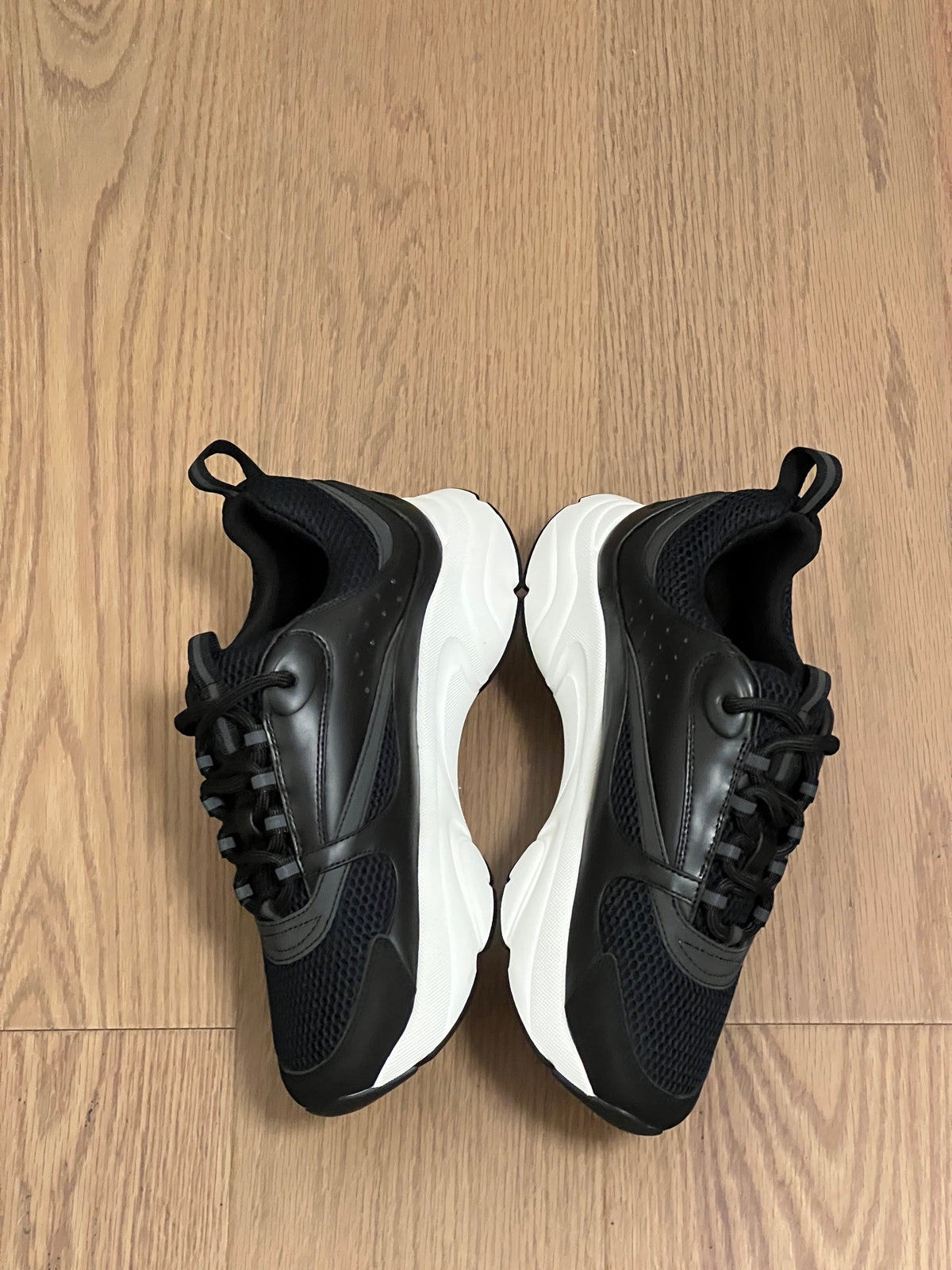 Sneakers B22