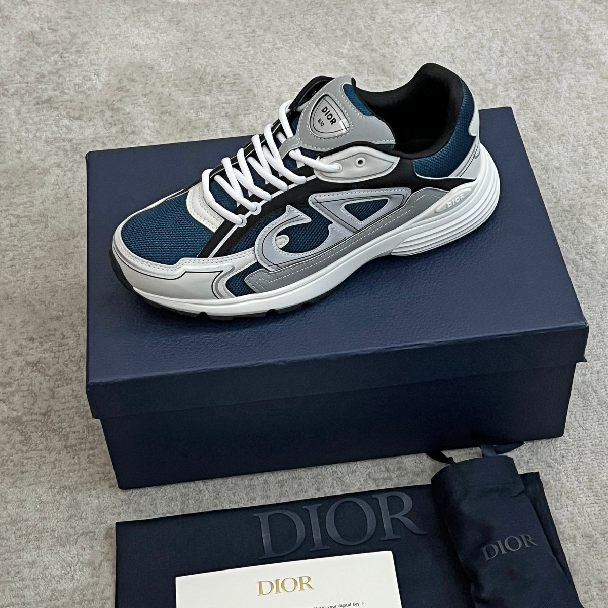Sneakers B30